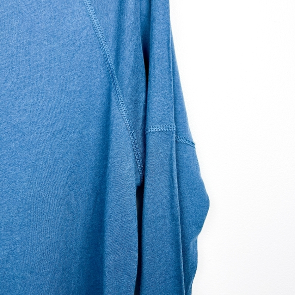 Under Armour Long Sleeve Blue Athletic Top - Picture 8 of 10